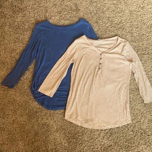 2 women’s small shirts